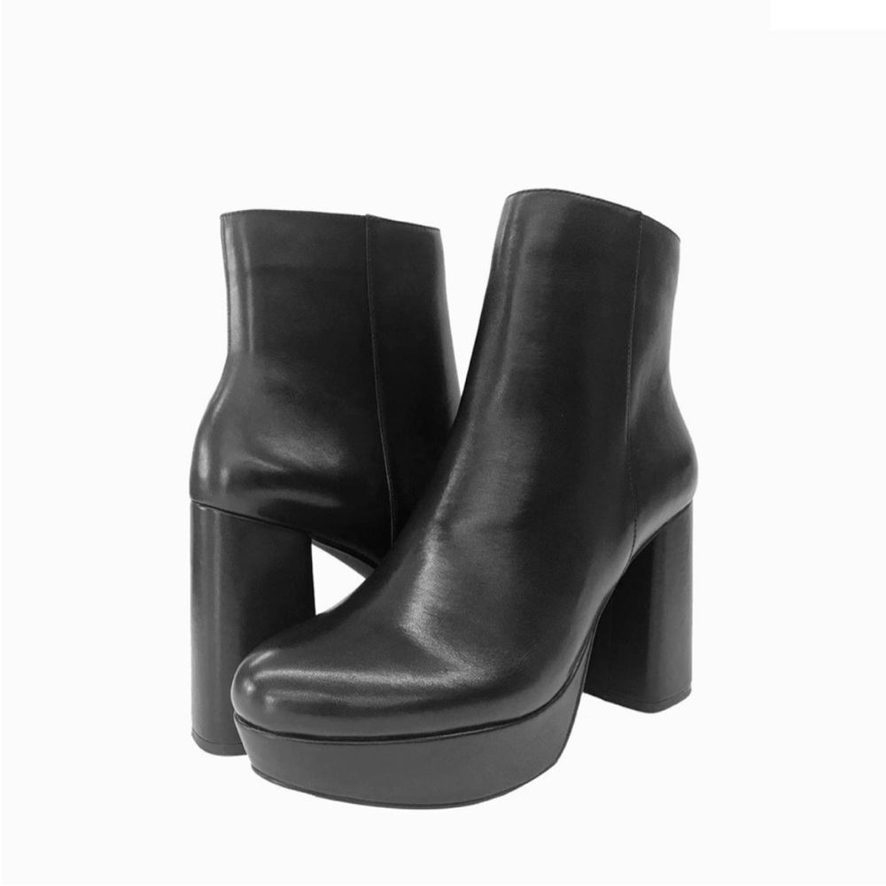 Boots size 8
